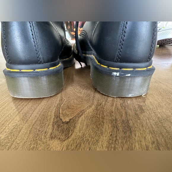 DR. MARTENS 11821 Original Boots - Picture 7 of 9